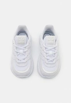 Adidas Originals RETROPY F2 UNISEX - Trainers - Footwear White/core Black -Adidas Originals Shop 82179dd78d5a4259ad9c6dc4827eb2e7