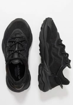 Adidas Originals OZWEEGO - Trainers - Core Black/carbon -Adidas Originals Shop 84f375c7e8bd4b7fa486aa54f76b5dc7