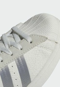 Adidas Originals SUPERSTAR - Trainers - White Tint/cloud White/silver Metallic -Adidas Originals Shop 87465b2a3cc847c0ae2dde87d081e6ba