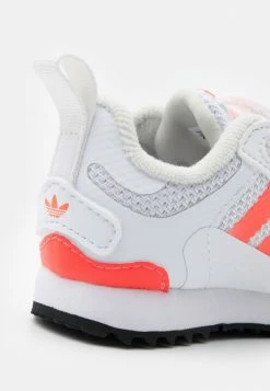 Adidas Originals ZX 700 HD UNISEX - Trainers - Footwear White/turbo/white Tint -Adidas Originals Shop 893898e2bade4e678de3110cde53ff7c