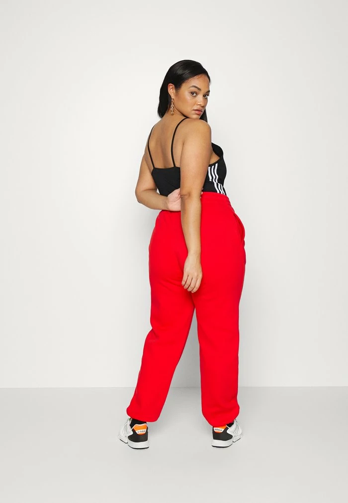 Adidas Originals ADICOLOR ESSENTIALS FLEECE - Tracksuit Bottoms - Vivid Red 3 Adidas Originals ADICOLOR ESSENTIALS FLEECE - Tracksuit Bottoms - Vivid Red - Image 3