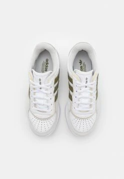Adidas Originals COURTIC UNISEX - Trainers - Footwear White/focus Olive/grey One -Adidas Originals Shop 89d1fc3d057445528c25fd10f0bbb2ab