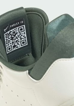 Adidas Originals STAN SMITH UNISEX - Trainers - White -Adidas Originals Shop 8c003a7eccd446cdaf477c486cd7ba74