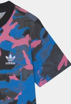Adidas Originals TEE UNISEX - Print T-shirt - Pulse Blue/carbon/black/bliss Pink -Adidas Originals Shop 8d952d2804104853a027470d768bdb51