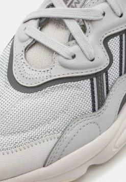 Adidas Originals OZWEEGO UNISEX - Trainers - Grey -Adidas Originals Shop 9165860df97b496db52ddb548052ea58