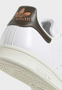 Adidas Originals STAN SMITH UNISEX - Trainers - White 15 Adidas Originals STAN SMITH UNISEX - Trainers - White -Adidas Originals Shop 93117a6cf47f453ca1d5b12153d4a447