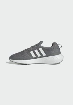 Adidas Originals SWIFT RUN 22 UNISEX - Trainers - Grey 20 Adidas Originals SWIFT RUN 22 UNISEX - Trainers - Grey -Adidas Originals Shop 938f1da2355c4e6aa93cac321512d7a2