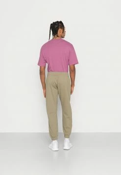 Adidas Originals PANT - Tracksuit Bottoms - Orbit Green -Adidas Originals Shop 93b467f1b3aa4922b0793fcaf8b3c2e8