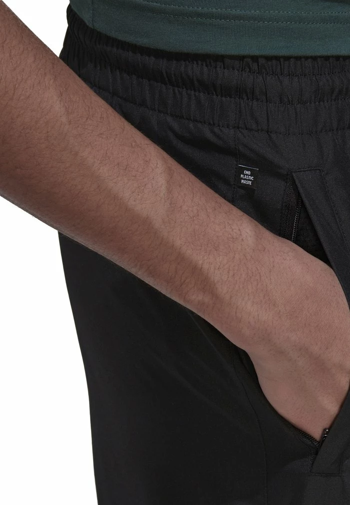 Adidas Originals TRACE - Shorts - Black 6 Adidas Originals TRACE - Shorts - Black - Image 6