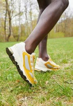 Adidas Originals SHADOWTURF UNISEX - Trainers - Cream White/hazy Beige/legacy Gold 10 Adidas Originals SHADOWTURF UNISEX - Trainers - Cream White/hazy Beige/legacy Gold -Adidas Originals Shop 95bd72bb0626480ea69ce7e386f28d4d