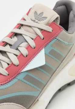 Adidas Originals RETROPY P9 UNISEX - Trainers - Metal Grey/bliss Blue/grey Four -Adidas Originals Shop 96aad5ff9e054f06afed976a82b1263c