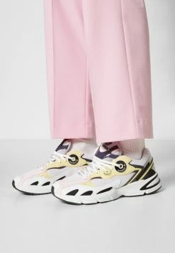 Adidas Originals ASTIR - Trainers - White 12 Adidas Originals ASTIR - Trainers - White -Adidas Originals Shop 96dbf00eb1eb471999997e9f7d0542ec