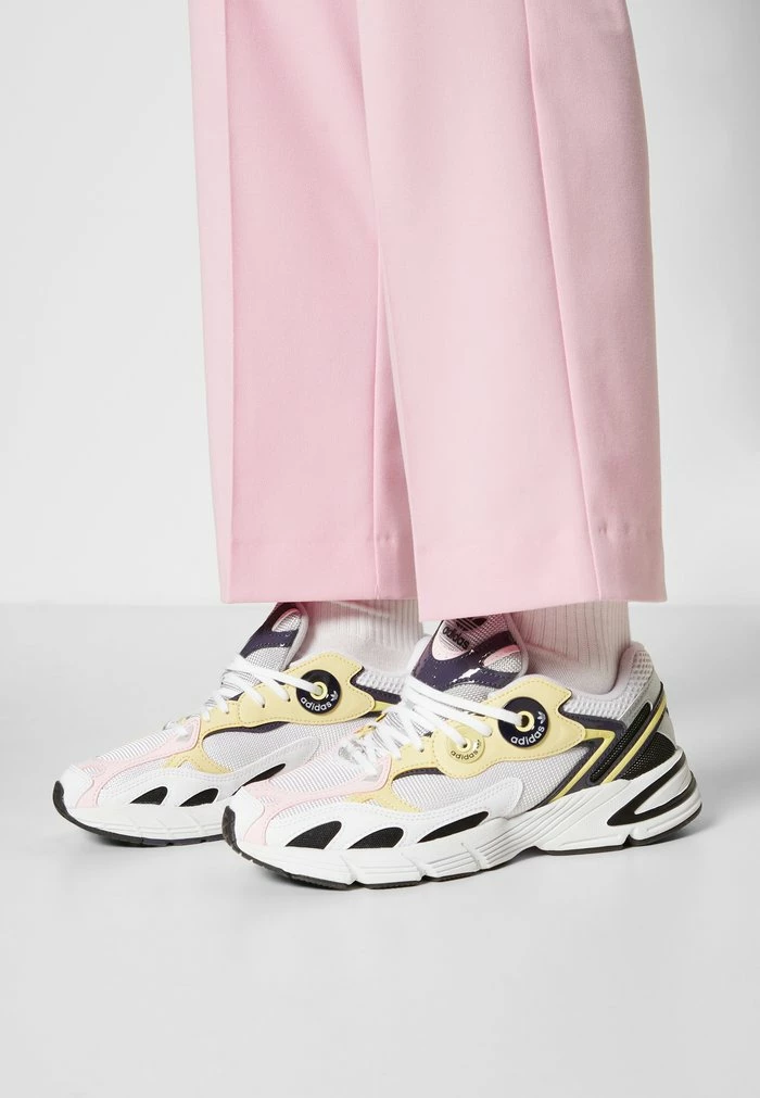 Adidas Originals ASTIR - Trainers - White 3 Adidas Originals ASTIR - Trainers - White - Image 3