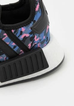 Adidas Originals NMD_R1 UNISEX - Trainers - Core Black/footwear White -Adidas Originals Shop 96ec32707c864b90ac8e1e064ecc602f