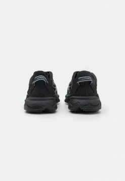 Adidas Originals OZWEEGO CELOX UNISEX - Trainers - Core Black/grey -Adidas Originals Shop 9860e8bd2a004fc083b02c2adf9f7787