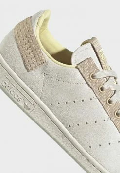 Adidas Originals Trainers - Beige -Adidas Originals Shop 9a8f122ec9684f7a8bb0c113e0eec159