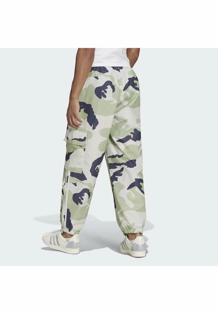 Adidas Originals GRAPHICS CAMOUFLAGE - Cargo Trousers - Grey 2 Adidas Originals GRAPHICS CAMOUFLAGE - Cargo Trousers - Grey - Image 2