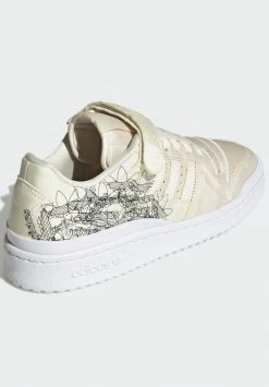 Adidas Originals FORUM 84 LOW ORIGINALS SNEAKERS SHOES - Trainers - White/cream White/ftwr White 11 Adidas Originals FORUM 84 LOW ORIGINALS SNEAKERS SHOES - Trainers - White/cream White/ftwr White -Adidas Originals Shop 9bc7359dee9341c48b72ce66d84f4ec6
