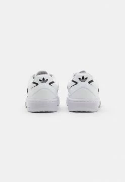 Adidas Originals COURT REFIT UNISEX - Trainers - Footwear White/grey Two/core Black -Adidas Originals Shop 9c8ed01666b5419aa3ba696d896d449c