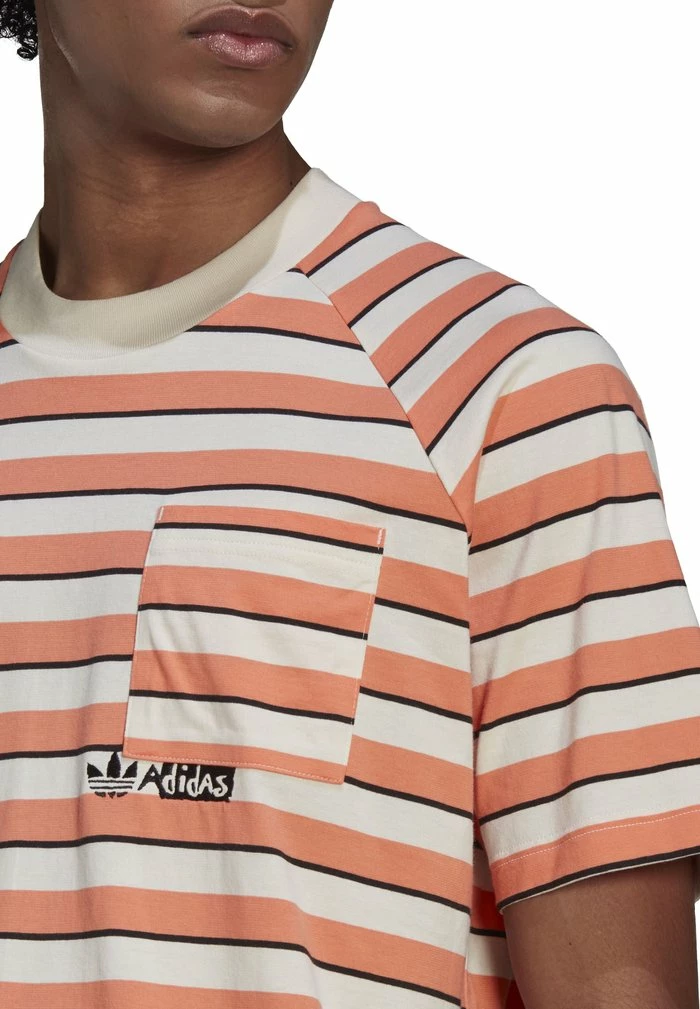Adidas Originals POCKET - Print T-shirt - Brown 4 Adidas Originals POCKET - Print T-shirt - Brown - Image 4