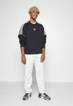 Adidas Originals ESS CREW - Sweatshirt - Black -Adidas Originals Shop 9e8158dacf624b888484826a7f4f5e04