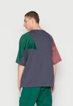 Adidas Originals TEE UNISEX - Print T-shirt - Shadow Navy/quiet Crimson/collegiate Green 7 Adidas Originals TEE UNISEX - Print T-shirt - Shadow Navy/quiet Crimson/collegiate Green -Adidas Originals Shop 9ecdf3d83d5b48079df566a662c3868f