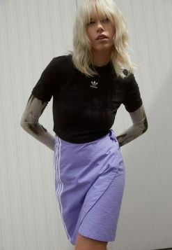 Adidas Originals Basic T-shirt - Black 10 Adidas Originals Basic T-shirt - Black -Adidas Originals Shop 9f866574a8d84385b0c7cc3288820105