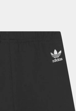Adidas Originals TEE SET UNISEX - Shorts - Black -Adidas Originals Shop 9fbdbfbbcba1422ea2efec58c4ec043a