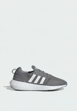 Adidas Originals SWIFT RUN 22 UNISEX - Trainers - Grey 23 Adidas Originals SWIFT RUN 22 UNISEX - Trainers - Grey -Adidas Originals Shop a0c7368621bf46b18ae1f53384c448bd