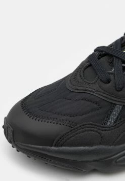 Adidas Originals OZWEEGO REAL MADRID UNISEX - Trainers - Core Black/carbon/pulse Lime -Adidas Originals Shop a2021a1daccc4a15a7527eca64c332b1