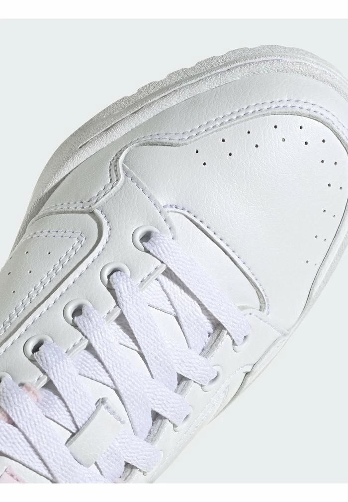 Adidas Originals Trainers - White 9 Adidas Originals Trainers - White - Image 9