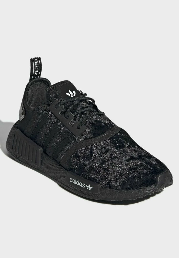 Adidas Originals Trainers - Black 2 Adidas Originals Trainers - Black - Image 2