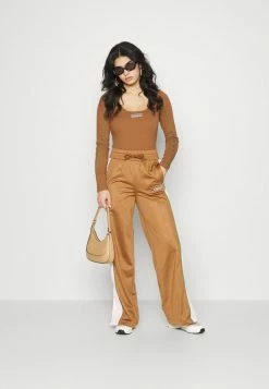 Adidas Originals TRACK PANTS - Tracksuit Bottoms - Wild Brown/clear Pink 15 Adidas Originals TRACK PANTS - Tracksuit Bottoms - Wild Brown/clear Pink -Adidas Originals Shop a5c4e074b4b24e8bba5a4227fb6e3202