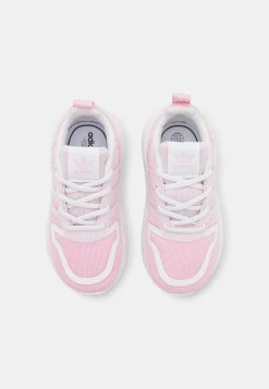 Adidas Originals MULTIX UNISEX - Baby Shoes - Clear Pink/almost Pink/footwear White -Adidas Originals Shop a747b68a033346e0a057a7286f69b373