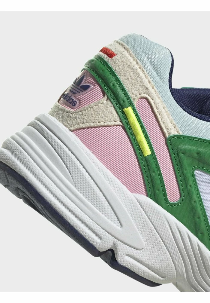 Adidas Originals Trainers - White 7 Adidas Originals Trainers - White - Image 7