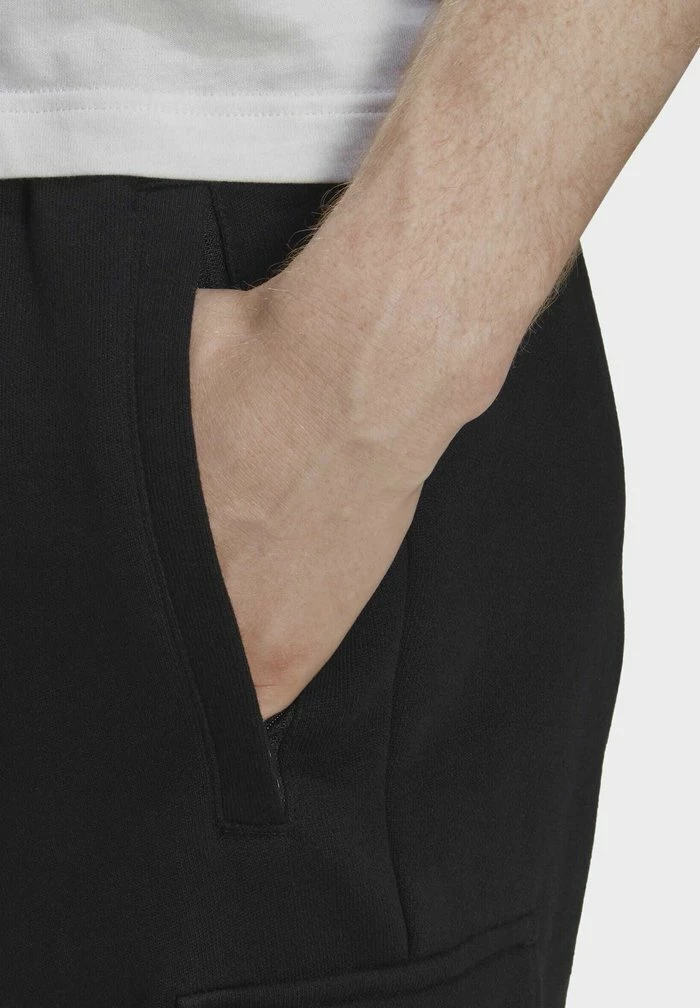 Adidas Originals OZWORLD - Shorts - Black 3 Adidas Originals OZWORLD - Shorts - Black - Image 3