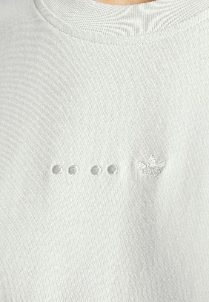 Adidas Originals ESS - Basic T-shirt - Grey 5 Adidas Originals ESS - Basic T-shirt - Grey - Image 5