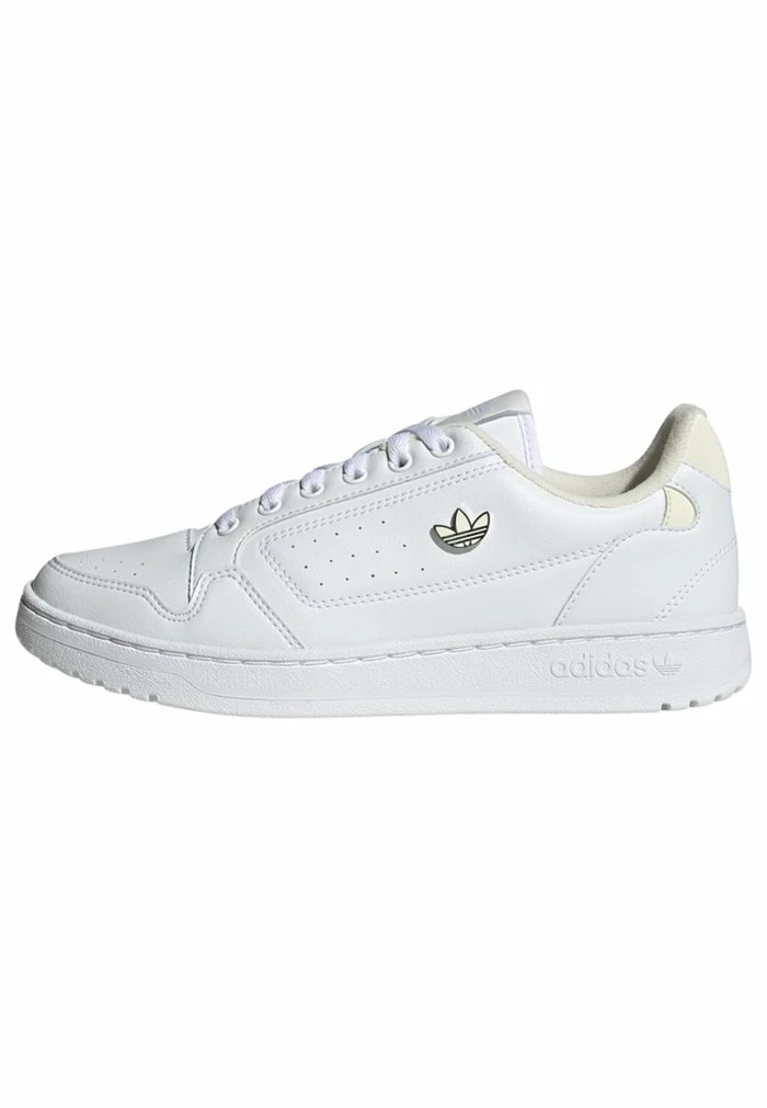 Adidas Originals Trainers - White 1 Adidas Originals Trainers - White