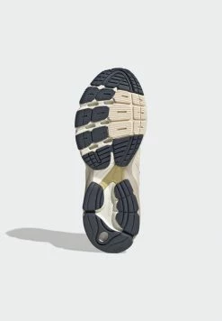 Adidas Originals ASTIR - Trainers - Beige -Adidas Originals Shop b309beb1a57045abac219de98de66fc0