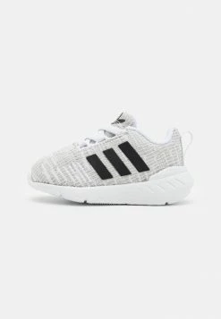 Adidas Originals SWIFT RUN 22 UNISEX - Trainers - Footwear White/core Black/grey Two