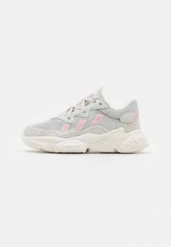 Adidas Originals OZWEEGO - Trainers - Grey One/crystal White/beam Pink