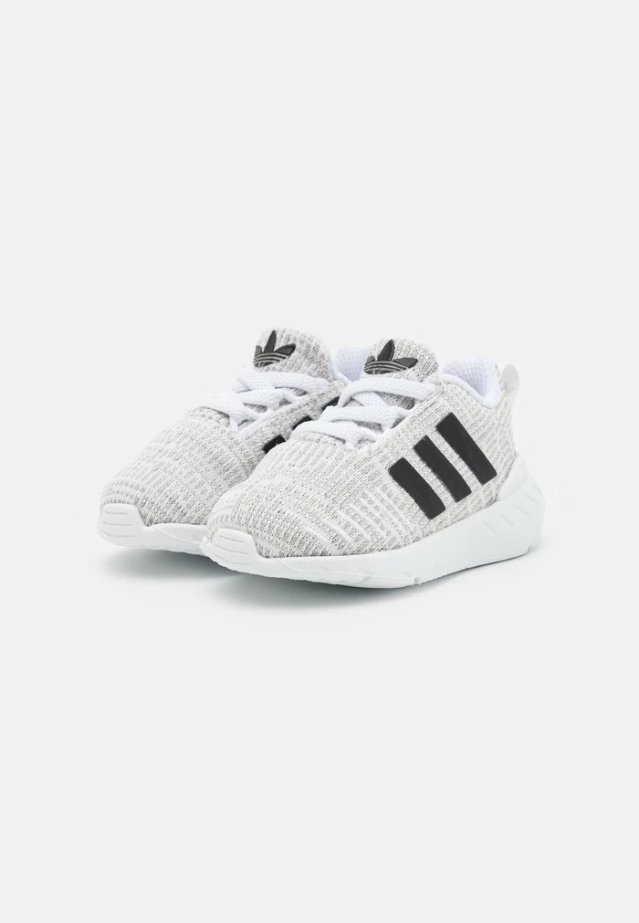 Adidas Originals SWIFT RUN 22 UNISEX - Trainers - Footwear White/core Black/grey Two 2 Adidas Originals SWIFT RUN 22 UNISEX - Trainers - Footwear White/core Black/grey Two - Image 2