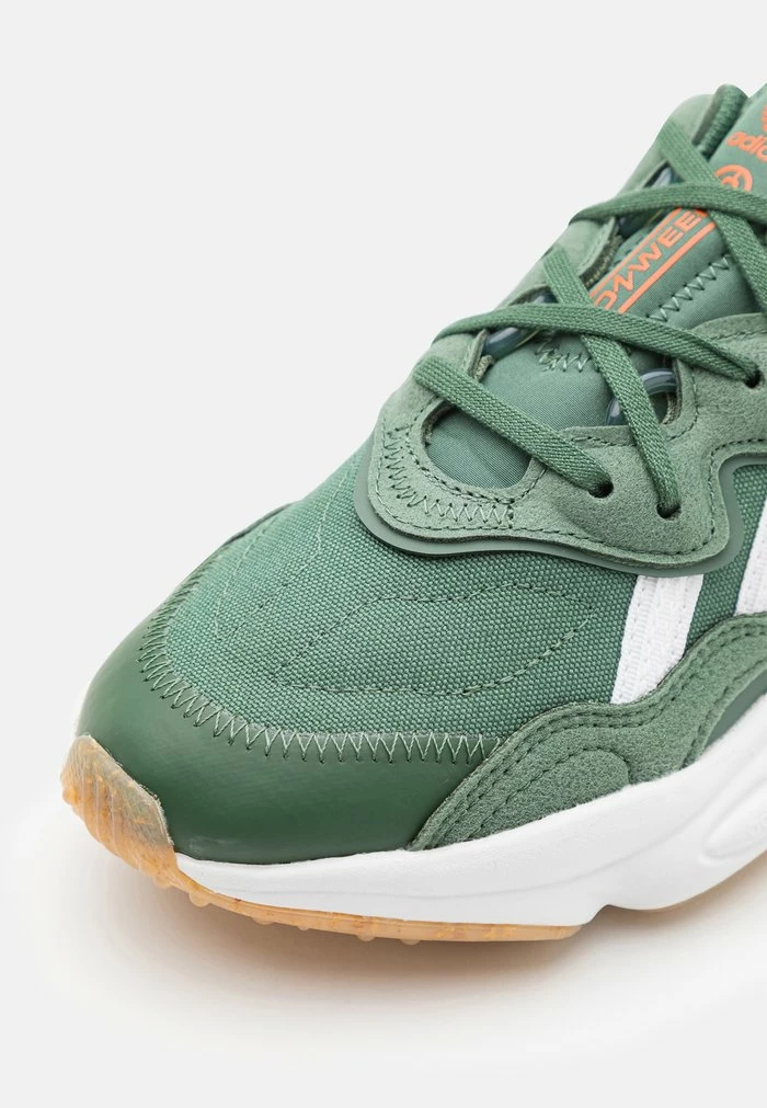 Adidas Originals OZWEEGO UNISEX - Trainers - Green Oxide/white 8 Adidas Originals OZWEEGO UNISEX - Trainers - Green Oxide/white - Image 8