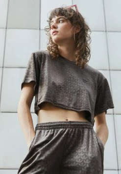 Adidas Originals CROPPED TEE - Basic T-shirt - Dark Brown