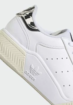 Adidas Originals COURT TOURINO BOLDW - Trainers - White -Adidas Originals Shop b93992d4cb4b4172a395e0223d78fed9