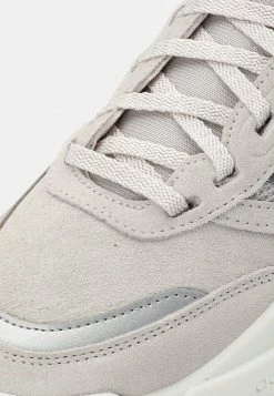 Adidas Originals INDOOR CT UNISEX - Trainers - Grey One/silver Met/white 11 Adidas Originals INDOOR CT UNISEX - Trainers - Grey One/silver Met/white -Adidas Originals Shop b997e61db5f541799fd2a3070c1ee1ba