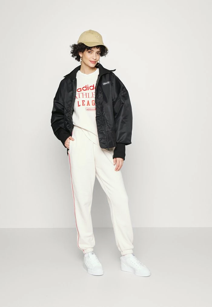 Adidas Originals ADIDAS RETRO LUXURY PANTS - Tracksuit Bottoms - White 4 Adidas Originals ADIDAS RETRO LUXURY PANTS - Tracksuit Bottoms - White - Image 4