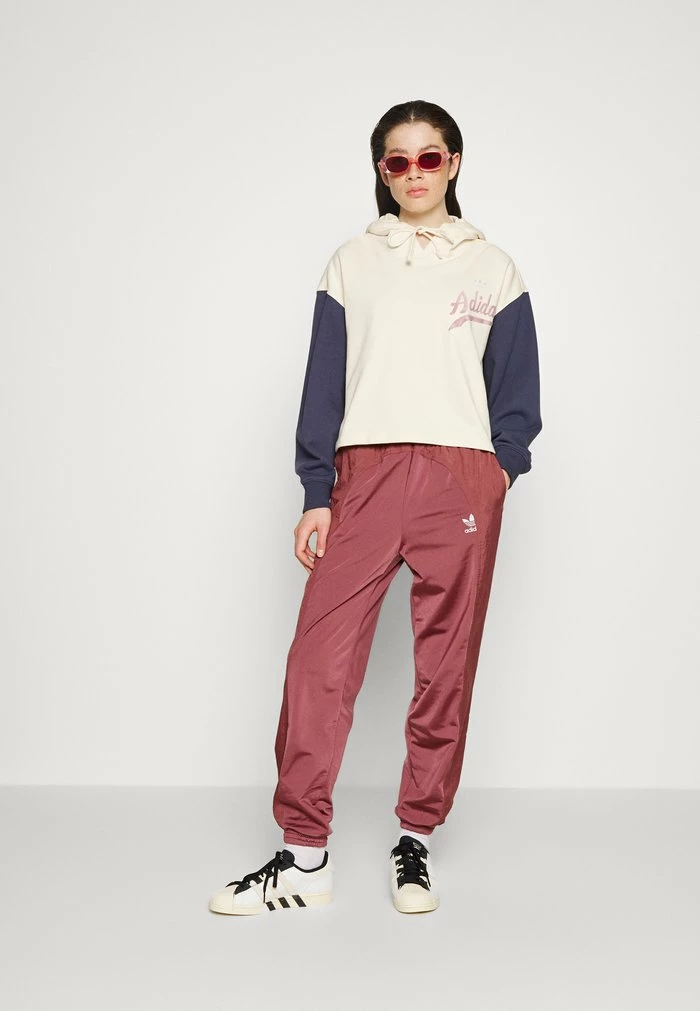 Adidas Originals PANTS - Tracksuit Bottoms - Quiet Crimson 5 Adidas Originals PANTS - Tracksuit Bottoms - Quiet Crimson - Image 5