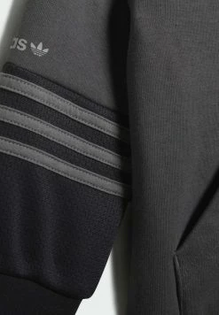 Adidas Originals Tracksuit - Grey -Adidas Originals Shop bd708bc8b5734b3ebb22e876c0a36fd5