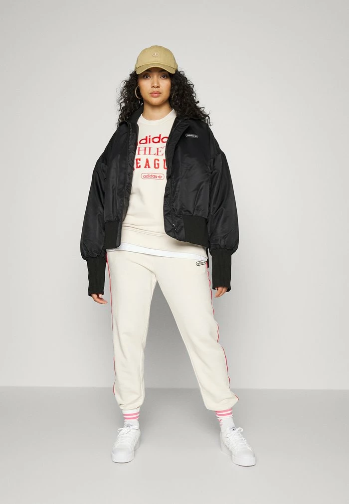 Adidas Originals ADIDAS RETRO LUXURY PANTS - Tracksuit Bottoms - White 2 Adidas Originals ADIDAS RETRO LUXURY PANTS - Tracksuit Bottoms - White - Image 2